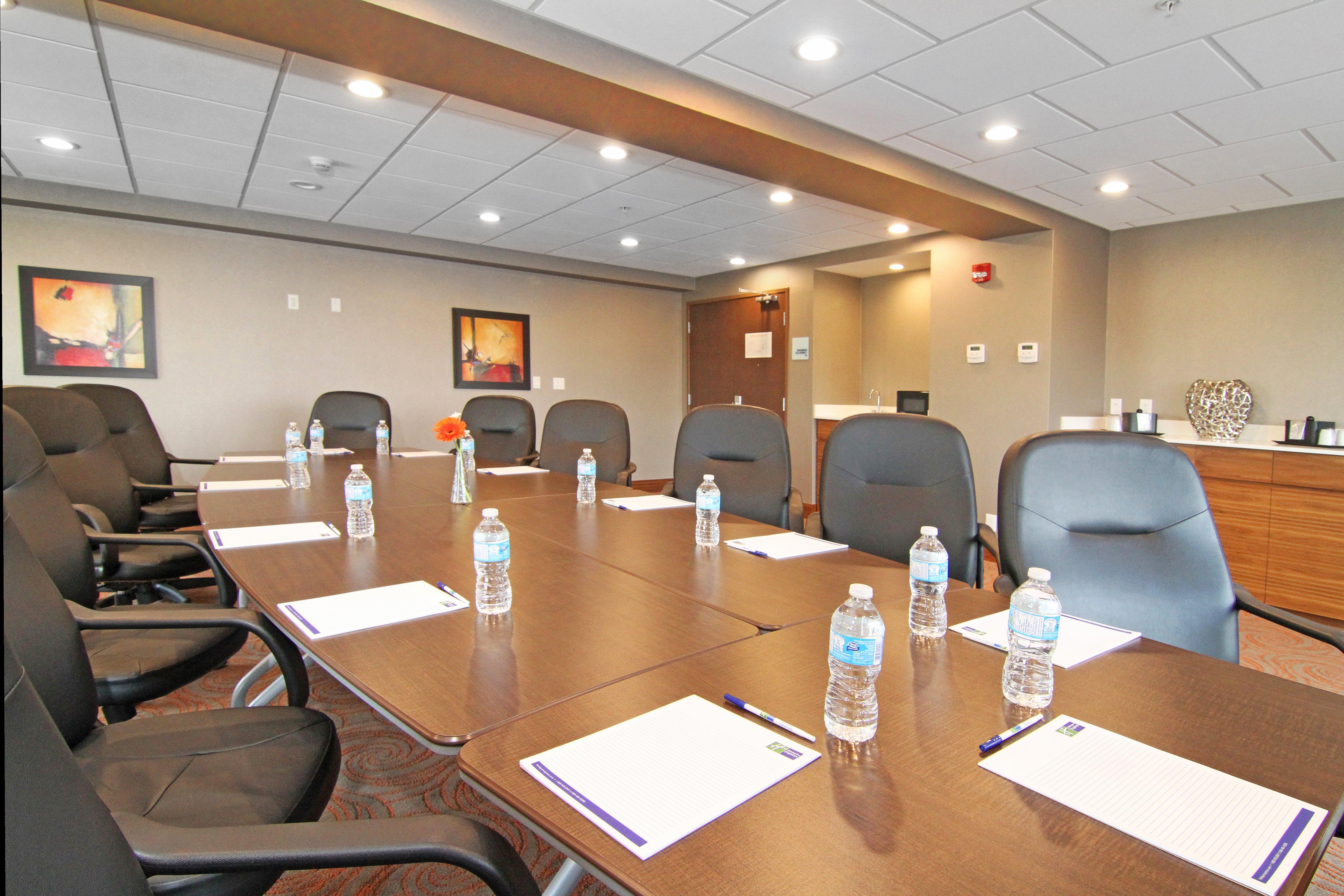 Holiday Inn Express And Suites Calgary University By Ihg Exteriér fotografie
