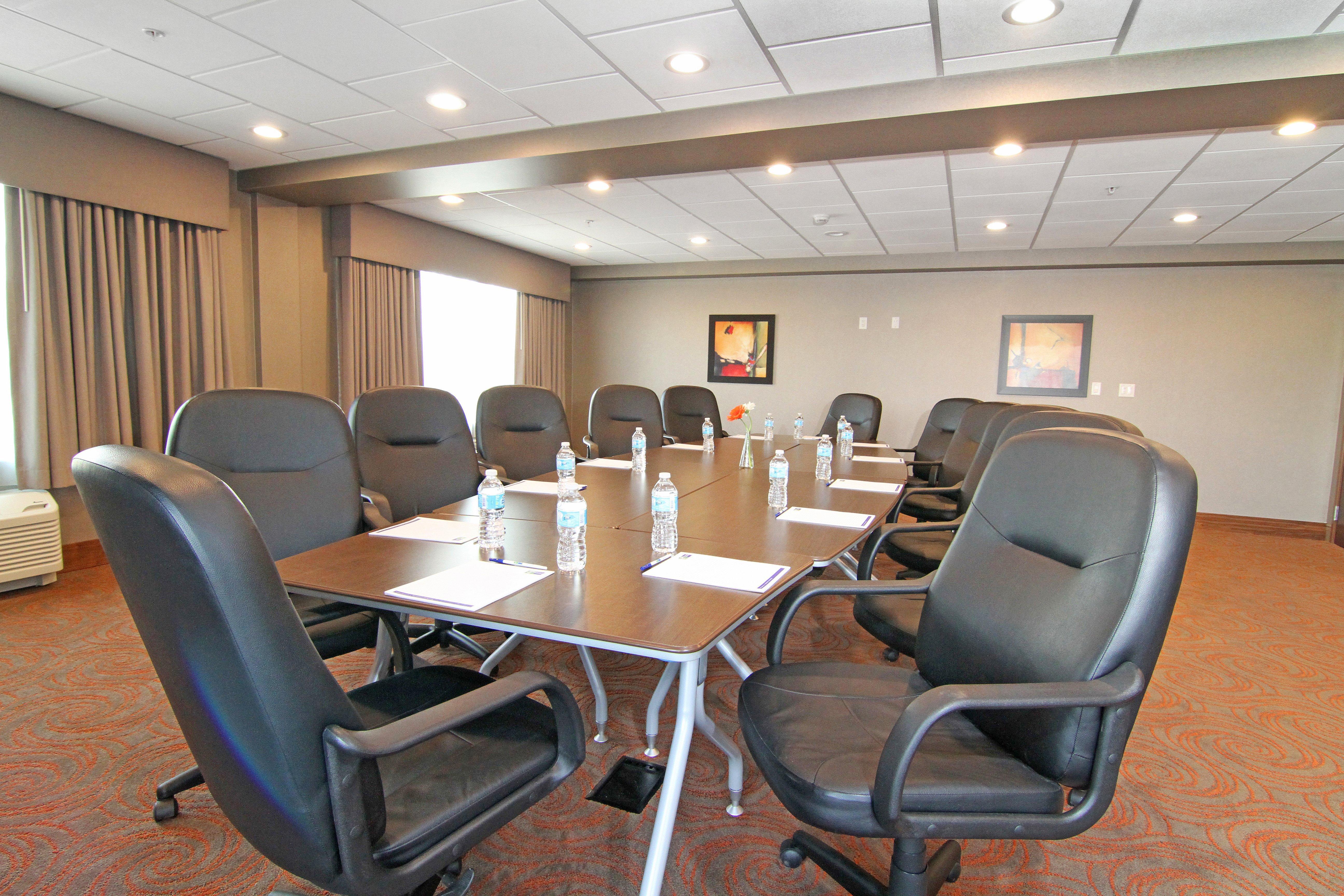 Holiday Inn Express And Suites Calgary University By Ihg Exteriér fotografie